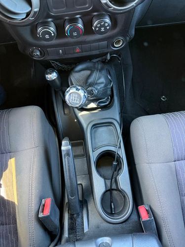 2011 Jeep Wrangler — photo 19