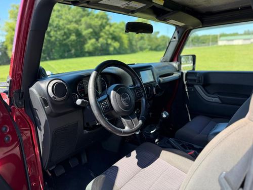 2011 Jeep Wrangler — photo 22