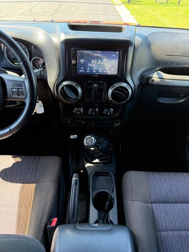 2011 Jeep Wrangler — photo 28