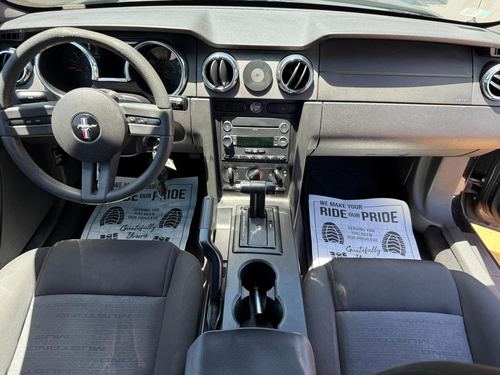 2009 Ford Mustang — photo 25