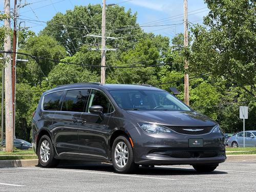 2021 Chrysler Voyager