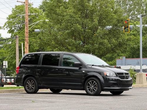 2014 Dodge Grand Caravan — photo 2