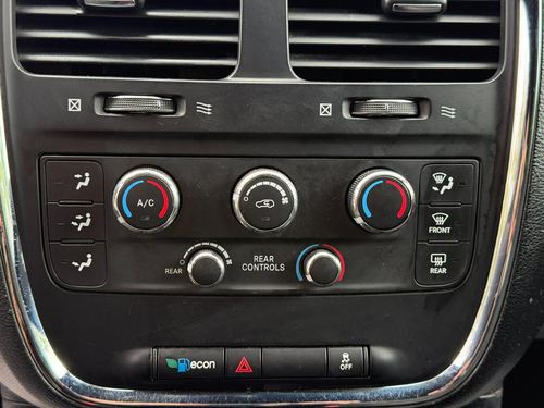 2014 Dodge Grand Caravan — photo 30