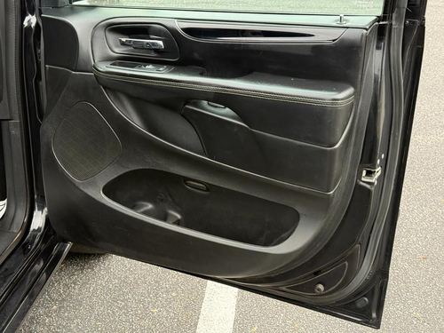 2014 Dodge Grand Caravan — photo 38