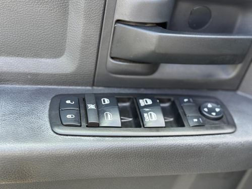 2012 RAM 2500 — photo 17