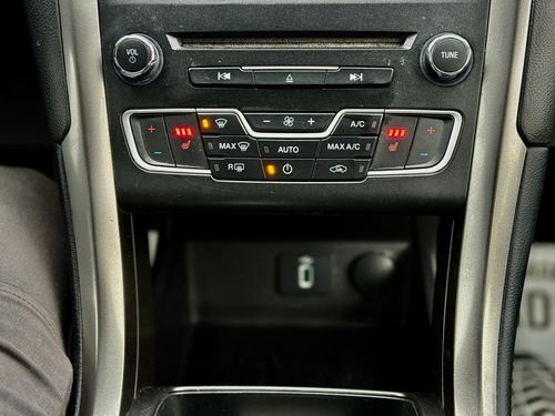 2017 Ford Fusion — photo 25