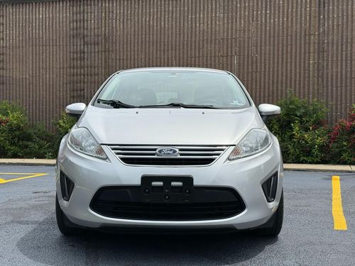 2013 Ford Fiesta — photo 2