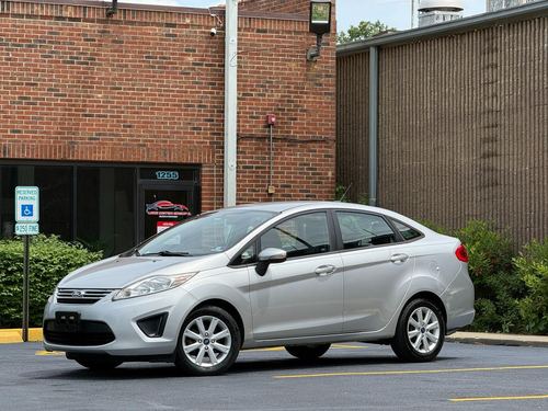 2013 Ford Fiesta — photo 6