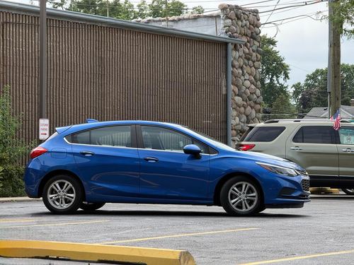 2017 Chevrolet Cruze — photo 4