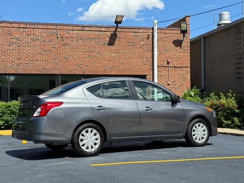 2017 Nissan Versa — photo 6