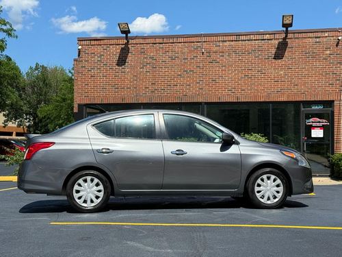 2017 Nissan Versa — photo 8