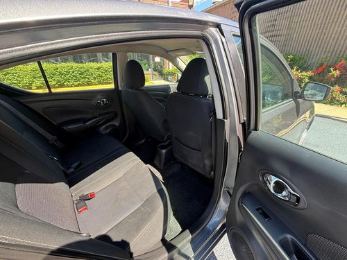 2017 Nissan Versa — photo 18
