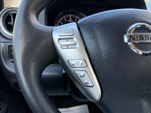 2017 Nissan Versa — photo 25