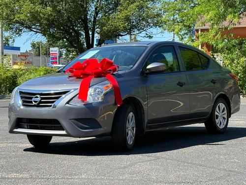 2017 Nissan Versa — photo 2