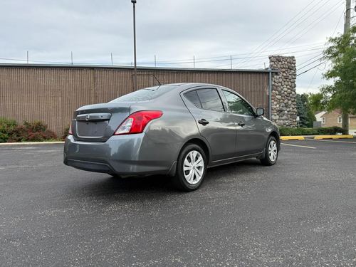2017 Nissan Versa — photo 15