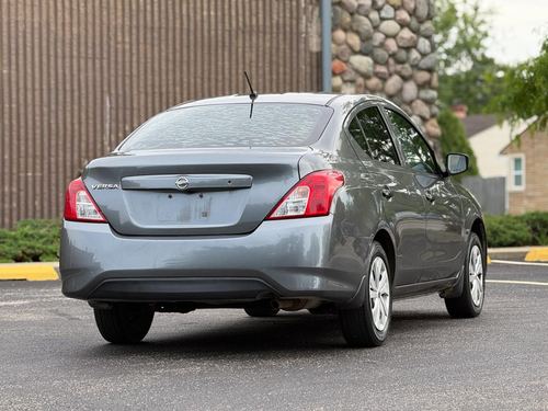 2017 Nissan Versa — photo 16