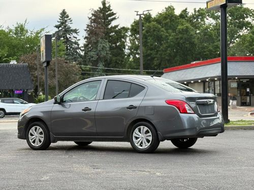 2017 Nissan Versa — photo 19