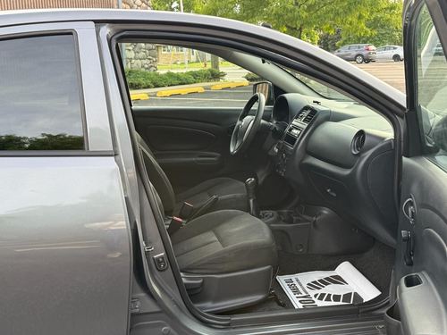2017 Nissan Versa — photo 27