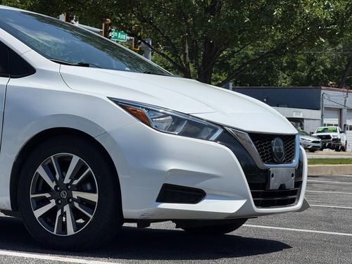 2020 Nissan Versa — photo 12