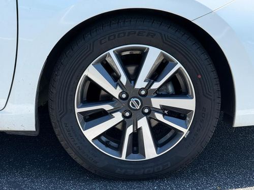 2020 Nissan Versa — photo 17