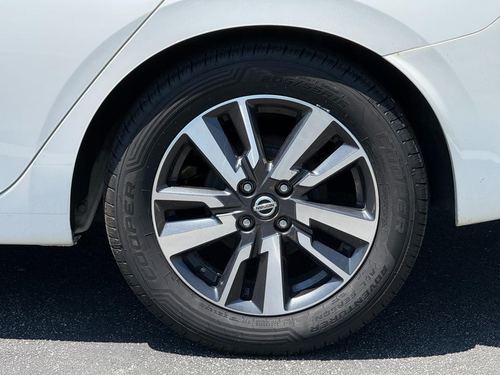 2020 Nissan Versa — photo 22