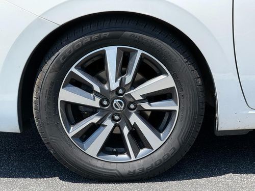 2020 Nissan Versa — photo 23