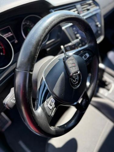 2020 Volkswagen Tiguan — photo 25