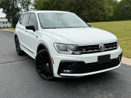 2021 VW Tiguan R-Line — photo 3