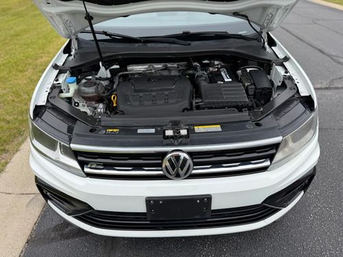 2021 VW Tiguan R-Line — photo 4