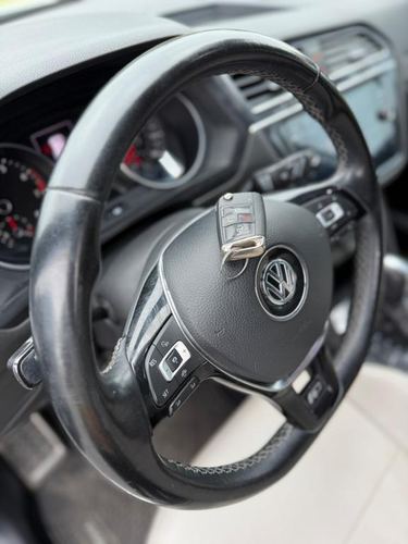 2021 VW Tiguan R-Line — photo 26