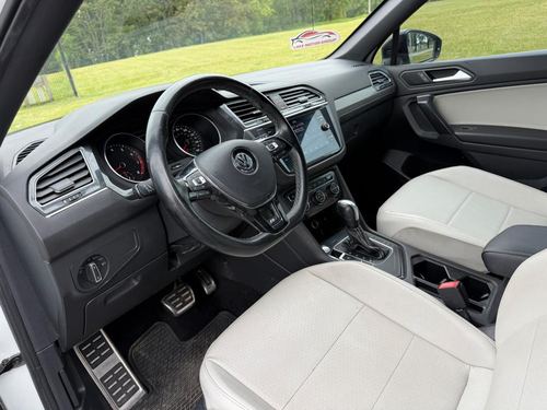2021 VW Tiguan R-Line — photo 27