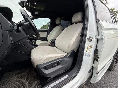 2021 VW Tiguan R-Line — photo 29