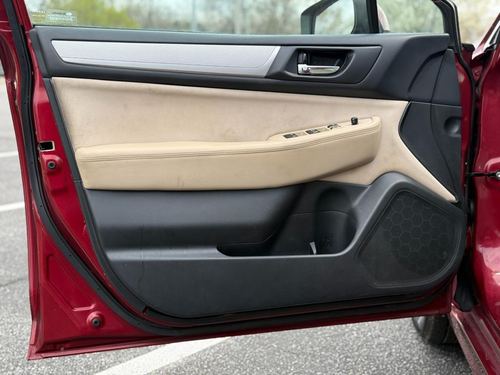 2015 Subaru Legacy — photo 25