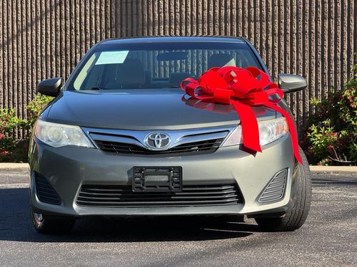 2014 Toyota Camry — photo 3