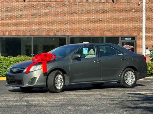 2014 Toyota Camry — photo 4