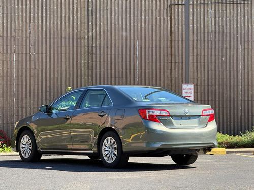 2014 Toyota Camry — photo 8