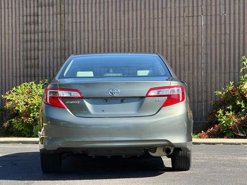 2014 Toyota Camry — photo 10