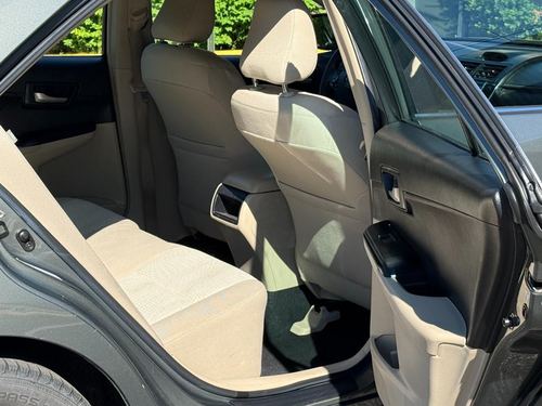2014 Toyota Camry — photo 17