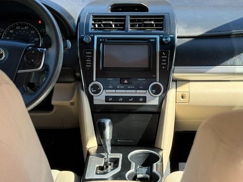 2014 Toyota Camry — photo 18