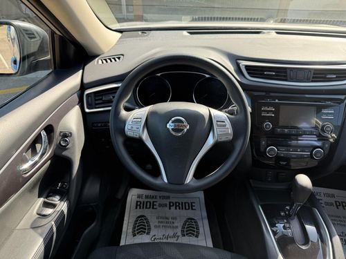2016 Nissan Rogue — photo 21