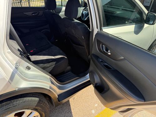 2016 Nissan Rogue — photo 26