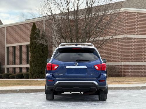 2019 Nissan Pathfinder — photo 11