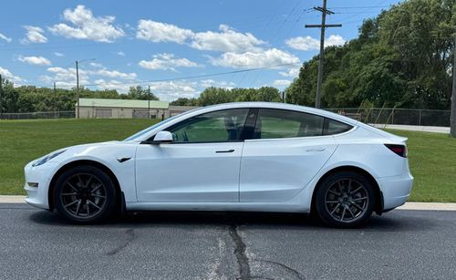 2020 Tesla Model 3 — photo 10