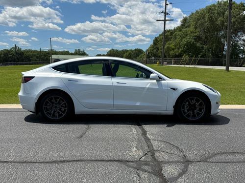2020 Tesla Model 3 — photo 17