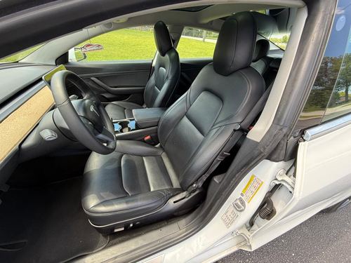 2020 Tesla Model 3 — photo 21