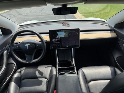2020 Tesla Model 3 — photo 23