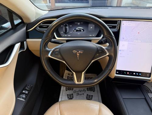 2014 Tesla S 85 — photo 18