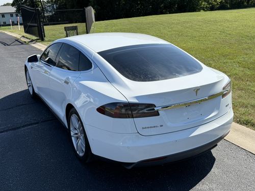 2015 Tesla S70D — photo 11