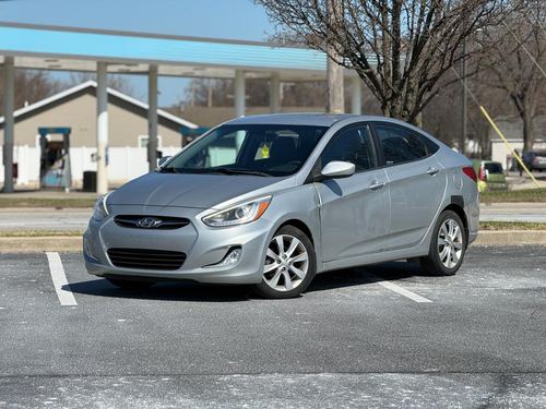 2014 Hyundai Accent — photo 4