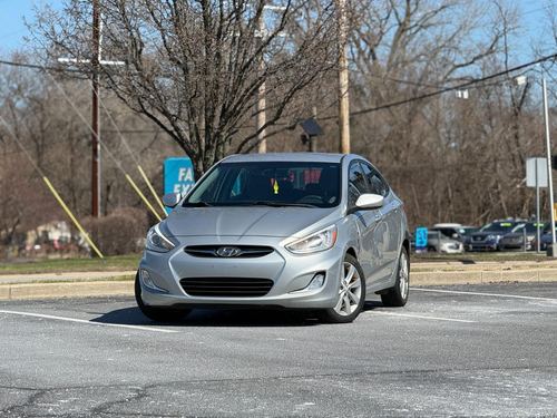 2014 Hyundai Accent — photo 11